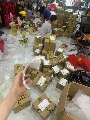 CỬA HÀNG TIỆN LỢI  TUYỂN NHÂN VIÊN BÁN HÀNG, PHỤ KHO, ĐÓNG GÓI Ở KHU V