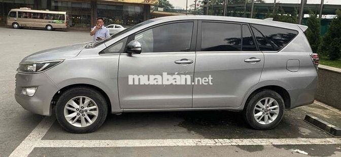 Toyota Innova 2017 2.0E - 220000 km