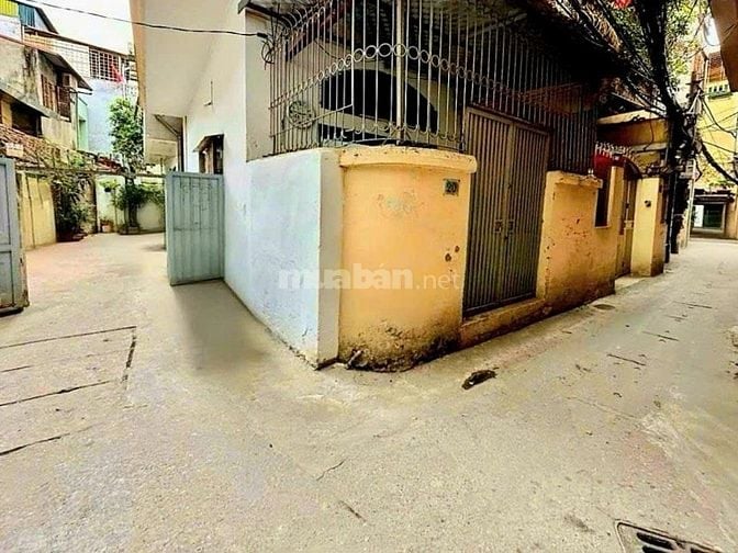 Cần bán gấp nhà Hoàng Hoa Thám, DT 39m, MT 4m, giá 6.8 tỷ