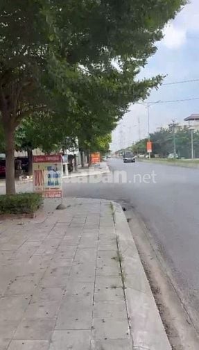 ✨Cần bán gấp lô đất đẹp như “Á hậu”  mặt đường tránh DT477B, gần chợ M