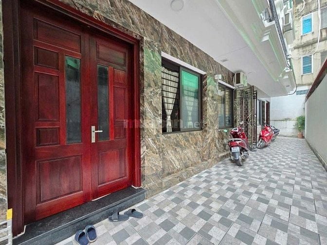 Cho thuê nhà 5 Tầng ngõ 132 Cầu Giấy