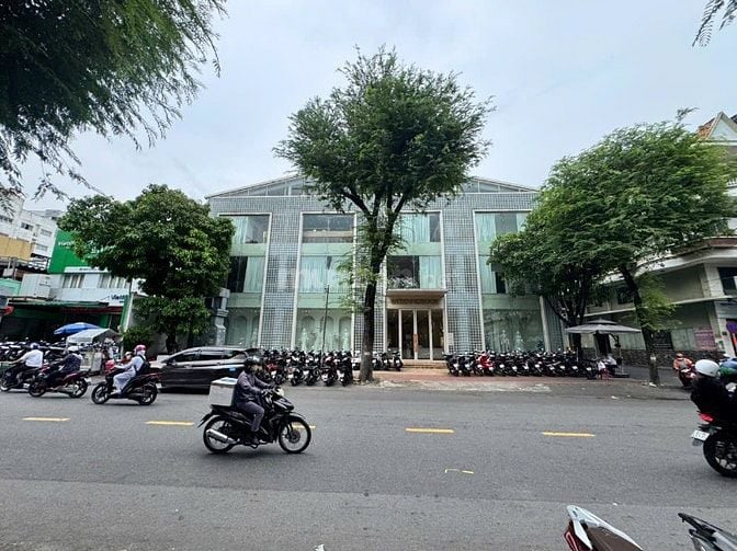 Cho Thuê Nhà Mặt Tiền: 583 Sư Vạn Hạnh, P.12 Quận 10 - Hơn 5000m2/Sàn 
