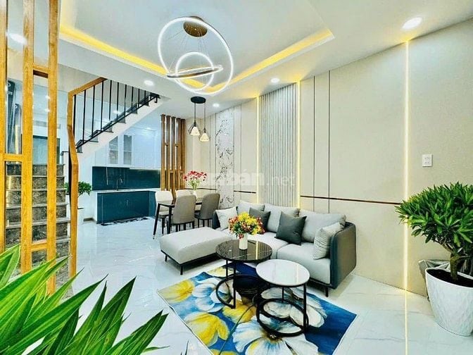 Chú Lâm lớn tuổi về quê bán nhanh nhà Nhiêu Tứ, Phú Nhuận.Gần Coopmart