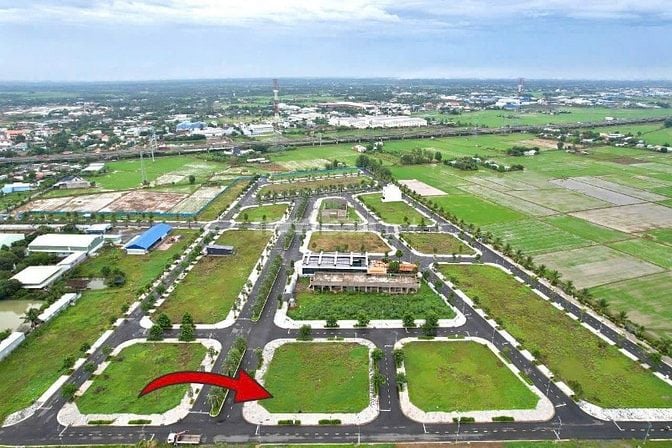 Bán đất Sổ hồng ngay đường Nguyễn Hữu Trí cách Bình Chánh 3km