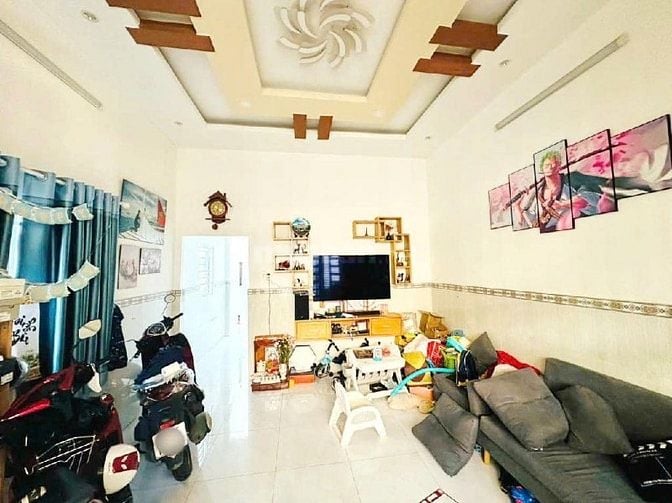 Định cư bán gấp nhà đường Lê Văn Sỹ, q.3,ngay trường học,dt 59m2-918tr