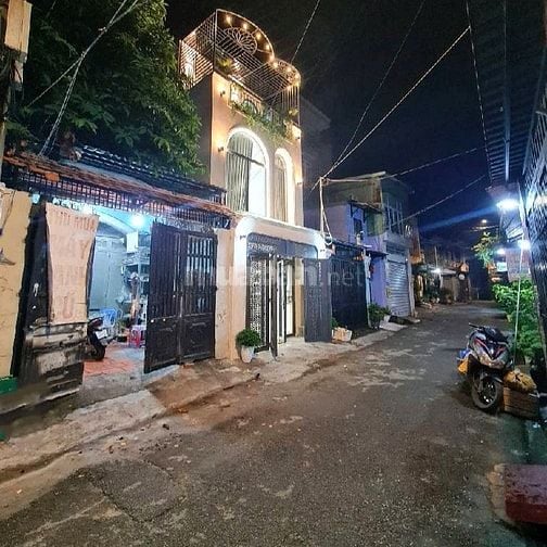 Xe hơi ngủ nhà - 4x18m, ngay Emart, Bùi Quang Là - chỉ 7.X tỷ
