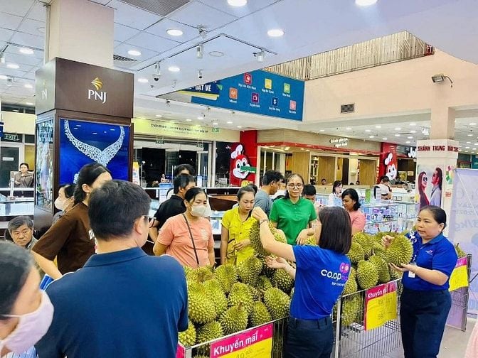 Tuyển Gấp Nhân Viên Trung Tuổi, Sinh Viên Ở Vị Trí Tạp Vụ, Bán Hàng