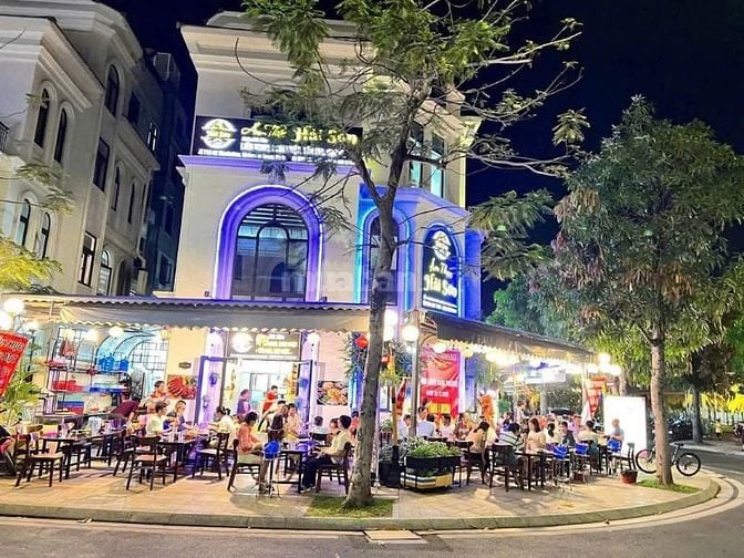 Cho thuê nhà mặt phố Nguyễn Thị Thập 110m²x4t, MT 14m - nhà hàng đẹp