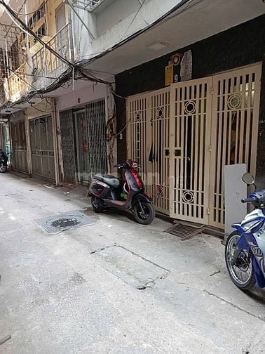 Bán nhà trong ngõ phố Minh Khai, quận Hai Bà Trưng, DT 35m2 x3 tầng