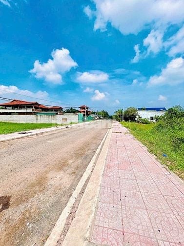 Bán nhanh lô đất 125m2 đường Nguyễn Thị Hạnh,liền kề Vinhomes 