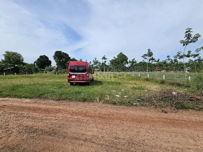 Chính chủ bán 194,8m (9,5x20,9m) full thổ cư đất vuông vức 680trieu