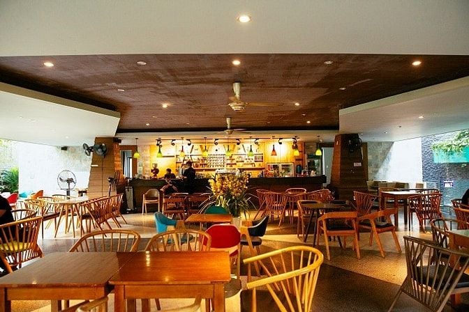 Tuyển NV tư vấn và bán hàng từ 18 tới 42 tuổi