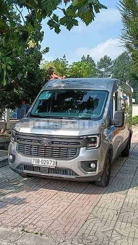 Tuyển tài xế dấu D xe 16 chổ đưa đón nhân viên