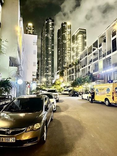 Cần bán gấp mặt tiền 3D Nguyễn Ngọc Phương Giáp Q1.DT: 6 x 12m, 5 tầng