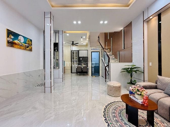 Nhà 3 lầu DT:5,5x10m tuyệt đẹp Cao Cấp hẻm xe hơi Thống Nhất, P16, GV