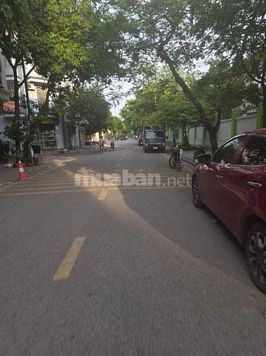 🏡SIÊU PHẨM MẶT PHỐ NGỌC LÂM-LONG BIÊN-VỈA HÈ  ĐƯỜNG 20M-Kinh Doanh