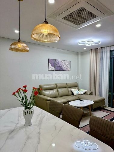 Cần cho thuê căn hộ Vĩnh Hội P4 Q4 DT 97m2, 3pn,2wc.Full NT Giá 24tr.