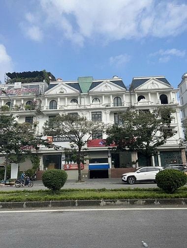 Chính chủ cho thuê gấp mặt bằng tầng 3 toà nhà 5 tầng KĐT TP Giao Lưu