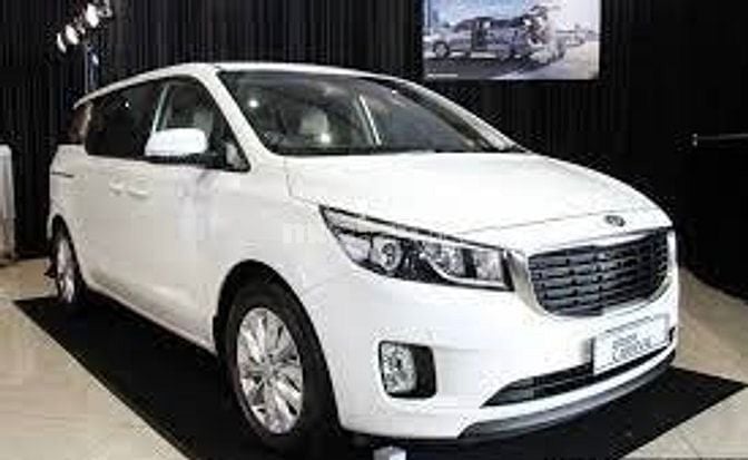 Cho thuê xe Kia Sedona 8 chỗ đời 2017, tự lái, theo ngày