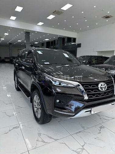 Bán Toyota Fortuner Máy Xăng 2 Cầu Số Tự Động 2021 đi 3,3V Km 