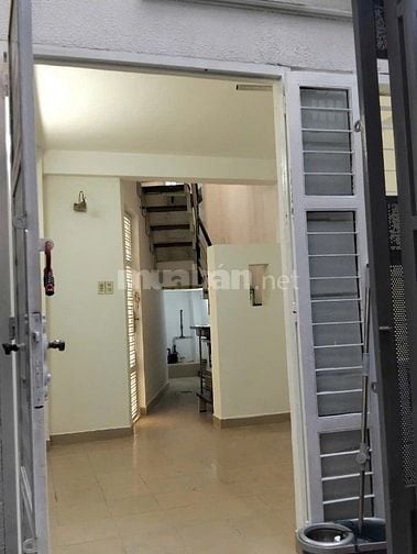 Cho thuê nhà hẻm 3m(BG) Võ Văn Kiệt, P.Cầu Kho, Q.1 giá 10.5tr