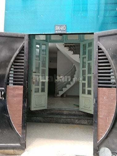 Cho thuê dài hạn nguyên căn nhà mới, đẹp đường Đoàn Văn Bơ Q4 giáp Q1 