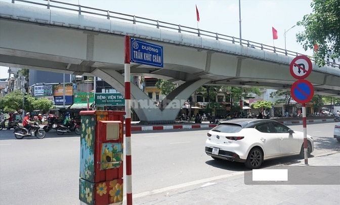 Bán gấp nhà khu phố Trần Khát Chân - ngõ 2 xe máy tránh nhau