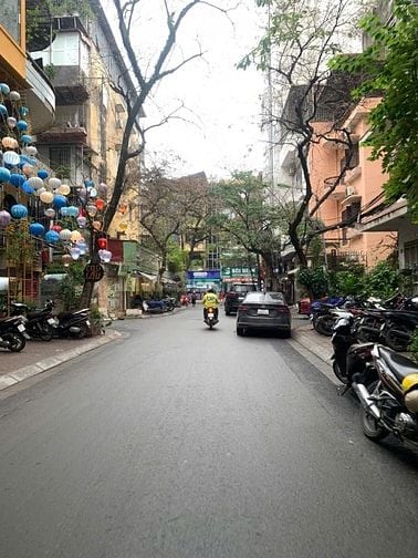  Bán nhà mặt Ngõ Thái Thịnh1: DT 55m2, 5Tầng, KD sầm uất, Gía 17.5 Tỷ