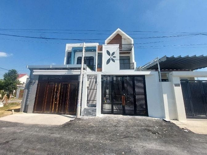 Bán nhà 1 lầu đường Lê Thị Bay, xã Tân Thạnh Đông, CC, SHR, 2,55 tỷ.