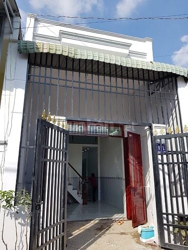 Bán căn nhà gần chợ Bà Hom, Bình Tân,DT 35m2/2ty450,SHR,hẻm 3 gác