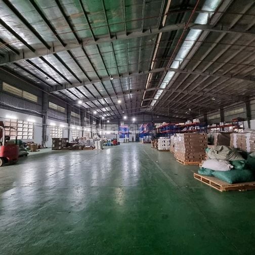Cho thuê kho 850m2, khuôn viên : 5.000m2 , Quốc Lộ 1A , quận Bình tân