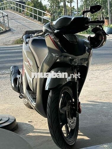 Xe nữ đi còn rất mới