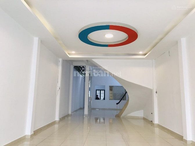 Bán nhà 2 mặt tiền gần sân bay Tân Sơn Nhất, 109m², 27.5 tỷ cực hiếm
