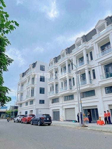 Bán nhà phố Shophouse Quận 12 – Đầu tư sinh lời, mặt tiền đường lớn