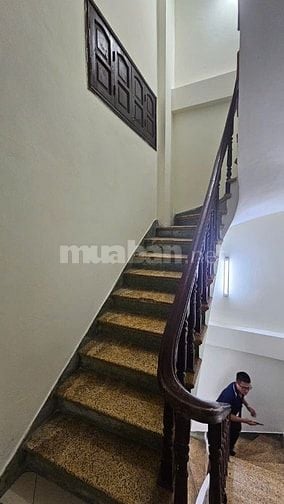Cho thuê nhà mặt ngõ kinh doanh cửa hàng được, số 101 Ngõ Trung Tả