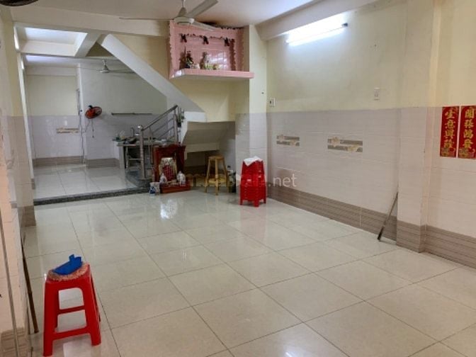 Cho thuê nhà 4 lầu 5 phòng ngủ 1 phòng khách và tầng trệt