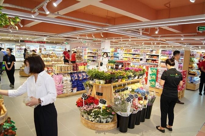 Cần người phụ dọn dẹp tạp vụ ở cửa hàng tạp hóa