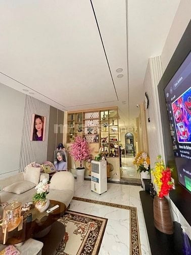 NHÀ ĐẸP 3 TẦNG MUA VỀ Ở NGAY - NGAY CHỢ, CÔNG VIÊN, TRƯỜNG HỌC 