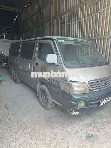 Toyota Hiace 2002 Van 3 chỗ - 800000 km