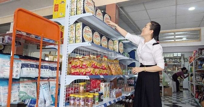 Tuyển thẳng BÁN HÀNG trực tiếp vào cửa hàng vừa khai trương 