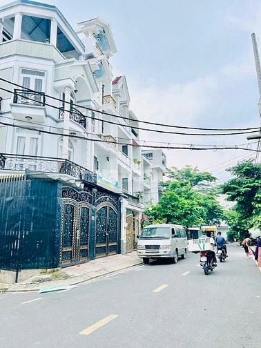 Khu Tên Lửa - 5 tầng - ngang 5m x 18m - Gần Aeon Mall Bình Tân