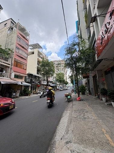 Duy nhất 1 căn mặt tiền quận 5- Ngang 8m 5 tầng giá chỉ 31 tỉ 