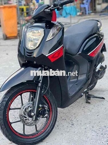 xe gia đình muốn bán ai có nhu cầu lh ***