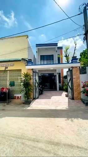 Cần bán gấp căn nhà giáp Bình Chánh 1 trệt 1 lầu 