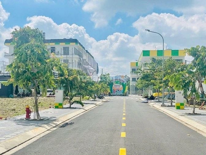 Đất mặt tiền đường Tỉnh Lộ 824 - Ngay thị trấn Đức Hoà - gần Vinhomes