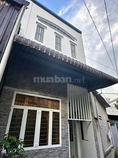 Bán gấp nhà 2 tầng tại phan văn hớn,hóc môn 80m2 giá 1tỷ2,sổ riêng