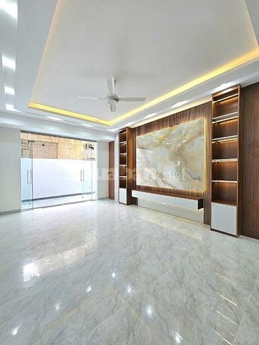 Bán nhà 3 tầng ngõ rộng 3m cách đường Máng chỉ 20m