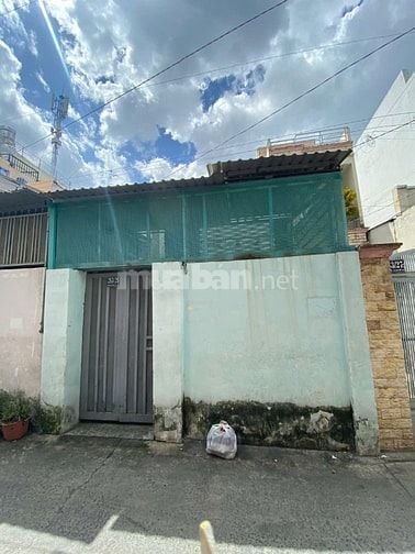 Kẹt tiền cần bán nhà quận 4 giá siêu HOT. Dt 4 x 28m, giá 11,3 tỷ.