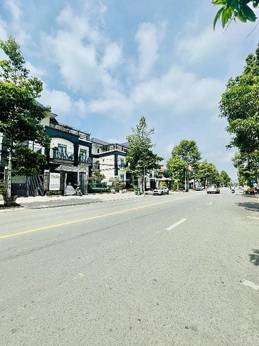 Mặt tiền Lý Chiêu Hoàng - Quận 6 - 3 tầng - Ngang 8m - Kinh doanh tốt