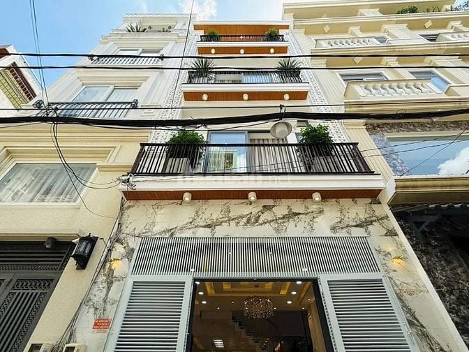 Đi nước ngoài định cư bán gấp nhà ở đường Nguyễn Hiền, phường 4, quận 
